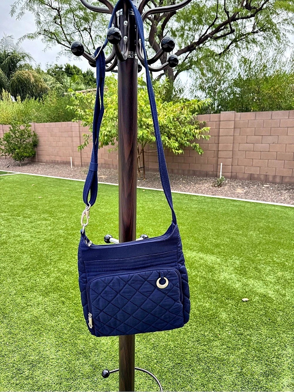 Travelon Anti-Theft RFID Crossbody Shoulder Messenger Bag Blue Quilted EUC